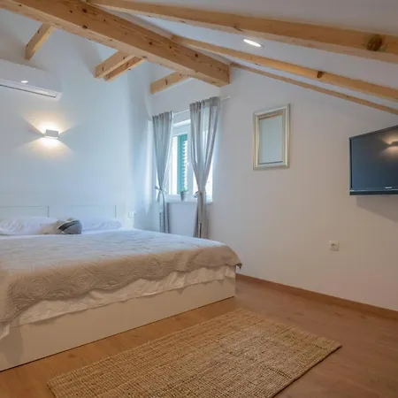 My Dalmatia - Luxury Prolozac With Private Heated Pool
