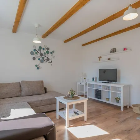 Prázdninový dům My Dalmatia - Luxury Prolozac With Private Heated Pool