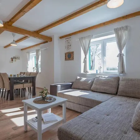 My Dalmatia - Luxury Prolozac With Private Heated Pool Prázdninový dům