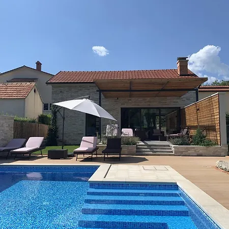 Prázdninový dům My Dalmatia - Luxury Prolozac With Private Heated Pool