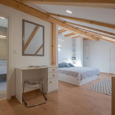 My Dalmatia - Luxury Prolozac With Private Heated Pool Prázdninový dům